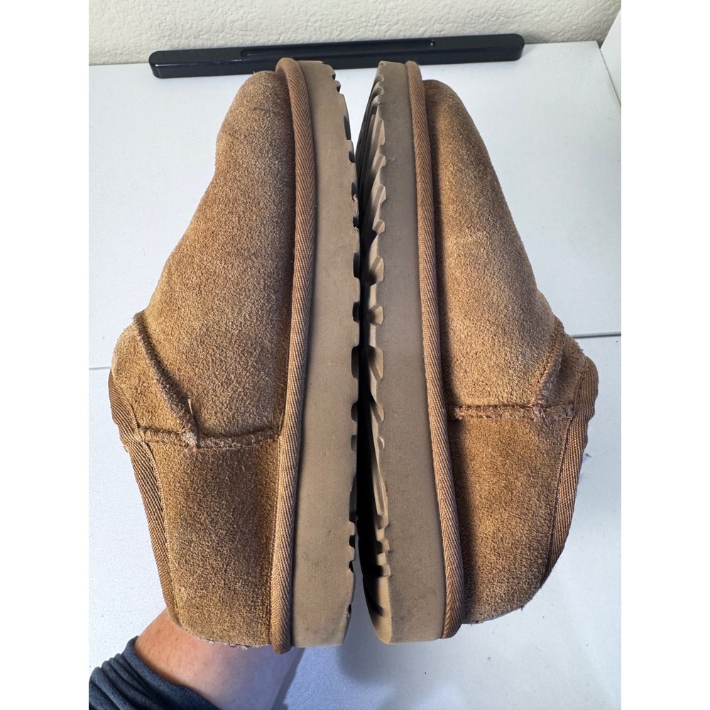 UGG Classic Suede Slippers Women Size 7 Chestnut Shearling Lined Cozy Slip On - Picture 7 of 8
